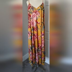 Nicole Miller Floral Yellow Maxi Dress. Size 8. Has Pockets & Built In Bra.